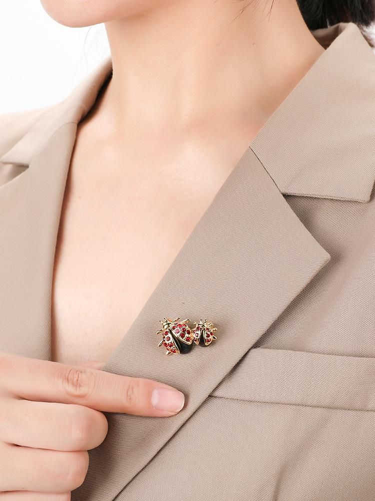 Custom Garment Accessory Jewelry Brooch with Ladybird for Women