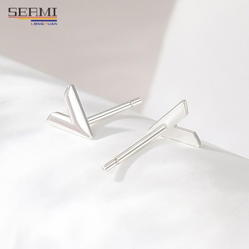 S925 Silver V-Shaped Fashionable, Personalized Ear Care Small Earrings