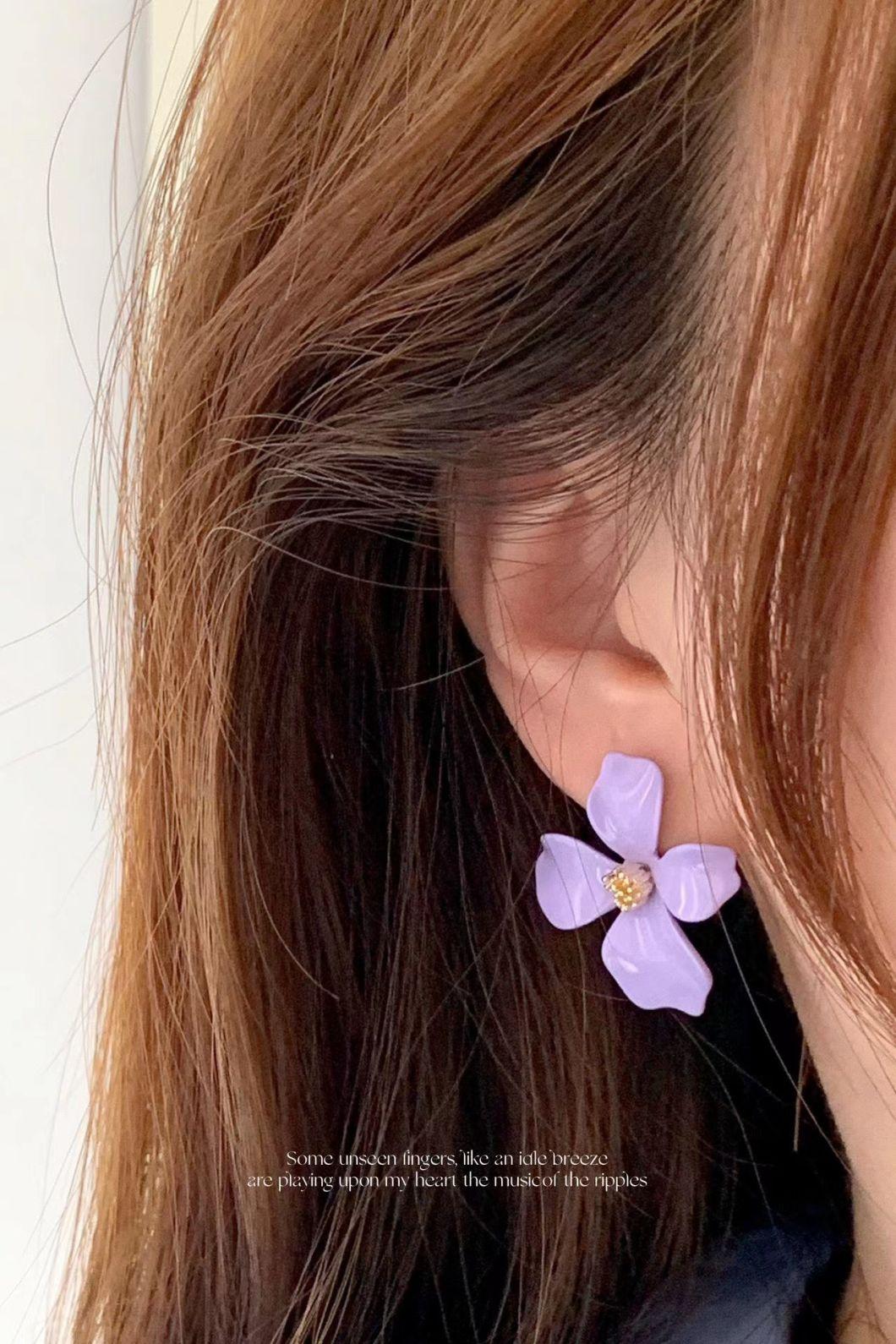 Best Selling Women Dainty Enamel Flower Stud Earring Chick Flower Shape Cream Violet Yellow Painted Fashion Women Earrings for Gift or Party