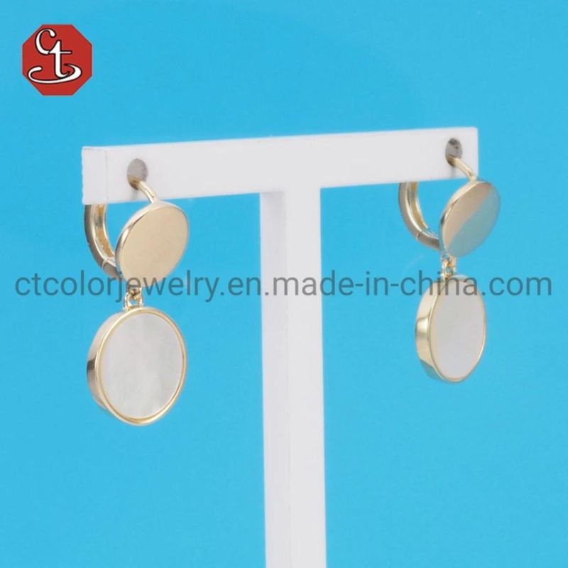 Fashion Alphabet Earring Shell Pearl Earring with Letter D Personalized Earrings