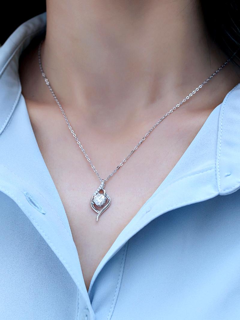 Love at First Sight Series Girls Birthday Gift Fashion Necklace One Carat Moissanite Fashion Pendant