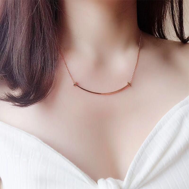 Keep Color Necklace Female Simple Niche Ins Clavicle Chain Temperament Collar Pendant New Tide Ornaments Wholesale
