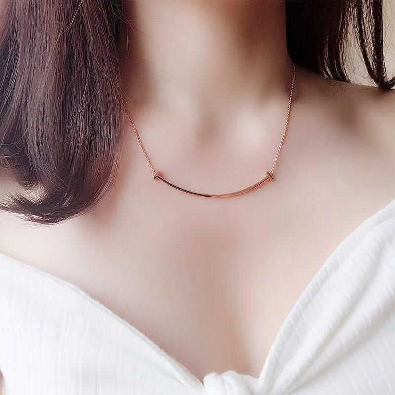 Keep Color Necklace Female Simple Niche Ins Clavicle Chain Temperament Collar Pendant New Tide Ornaments Wholesale