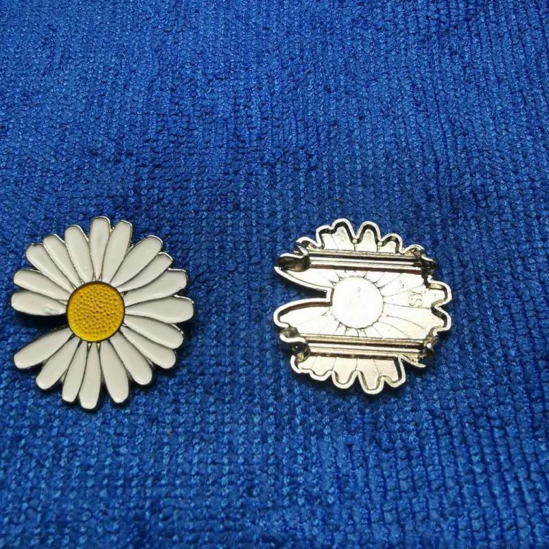 Wholesale Custom Small Daisy Pin Count Soft Enamel Small Daisy Badge Brooch Metal Badge