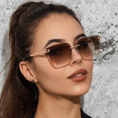 Whosale New Design Fashionable Rimless Square Metal Sunglass for Woman