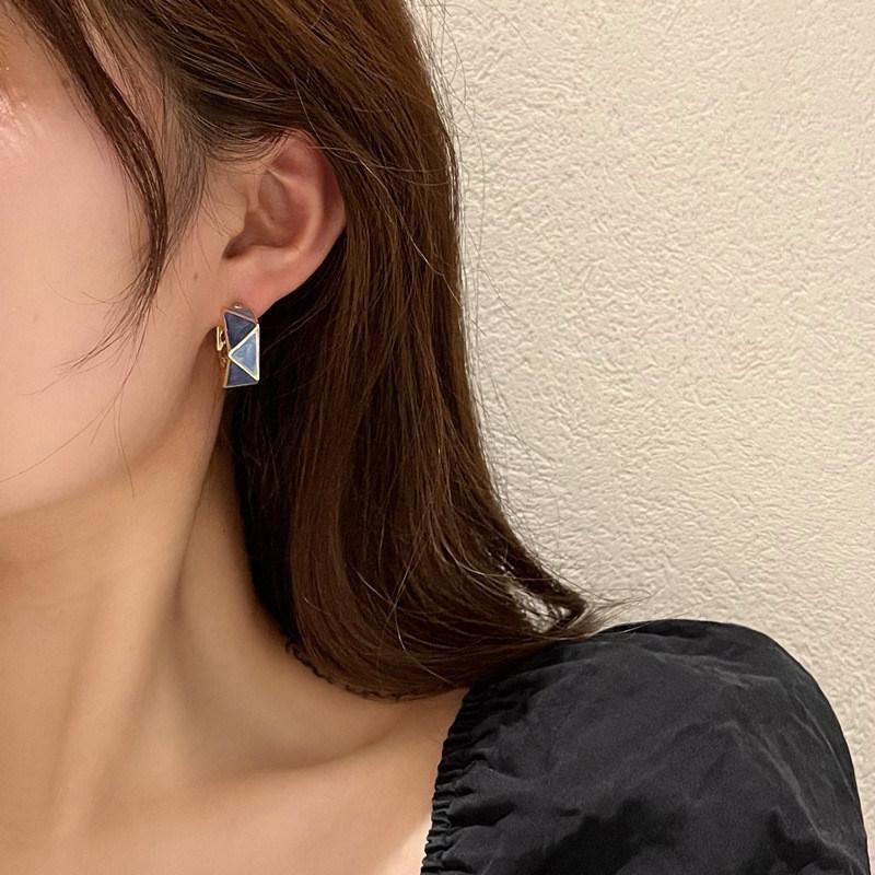 2022 New Trendy Jewelry Fashion Triangle Geometric Alloy Blue Enamel Pop Female Stud Earrings for Women Accessories Bijoux or Gifts