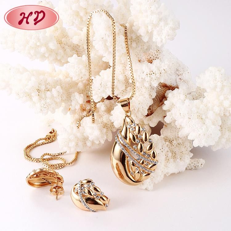 Fashion Accessories Silver 18K Gold Plated Alloy Women Jewelry Chain Sets Pendant Necklace with CZ Crystal