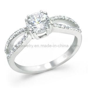 Fashion Charming Lady Stainless Steel Wedding Ring with Zircon