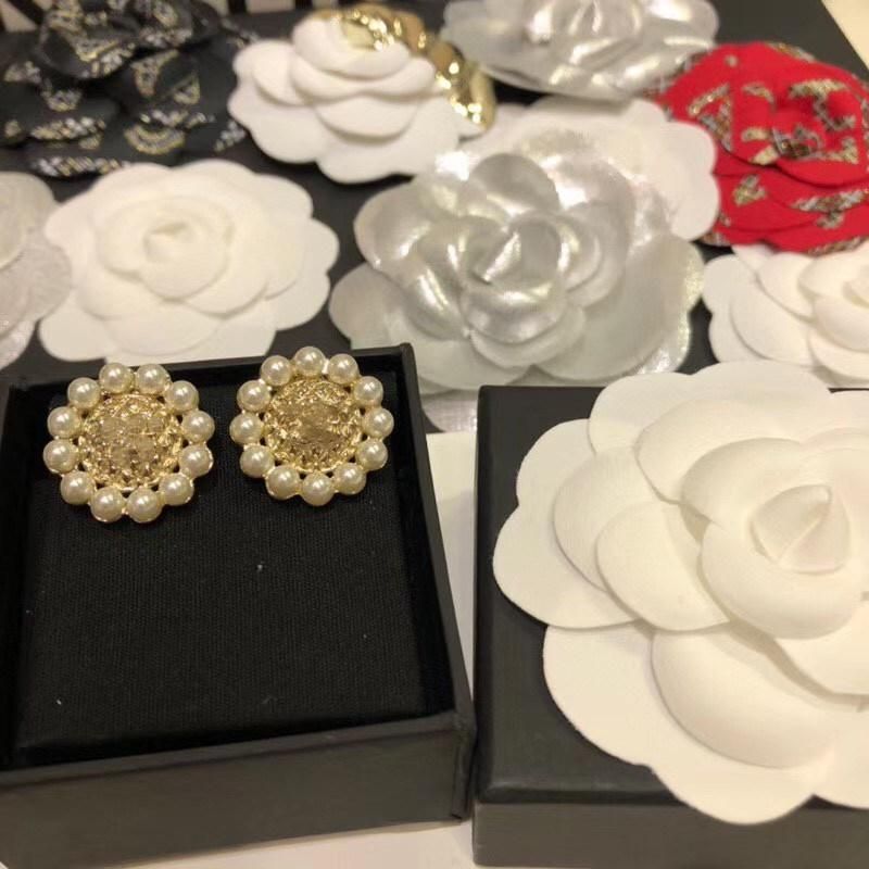 Luxury Designer Decorative Jewelry Fashion Round Pearl Earrings