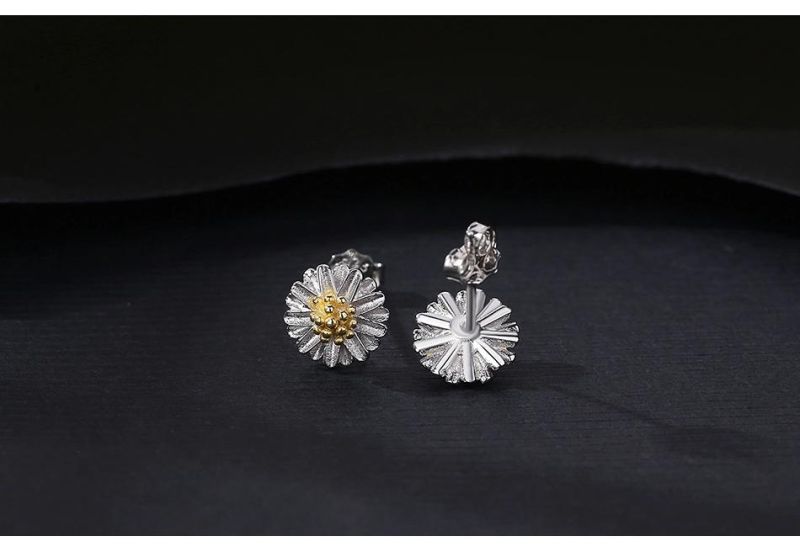 Hot Sales 925 Silver Tiny Daisy Earrings Jewelry for Women