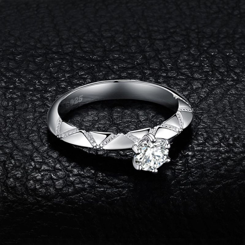 Fashion Jewellery 925 Sterling Silver Cubic Zirconia Solitaire Ring for Wedding/Engagement Wholesale
