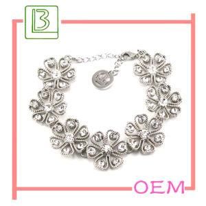 Metal Bracelet with Folower Shape