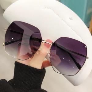 2021 New Fashion Metal Frame Sunglass Wholesale for Ladies