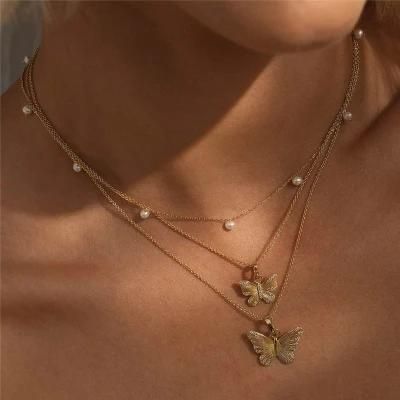 Wholesale Trendy 2022 Zinc Alloy 18K Gold Pendant Charm Butterfly Women Necklace with Crystal Glass Stone