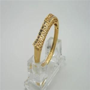 2015 Newest Design Alloy Gold Plating Bangle (B130014)