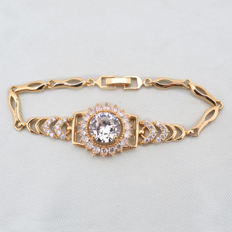 Hot Selling Elegant Luxury Chains Jewelry Charm Heart Bracelet for Women