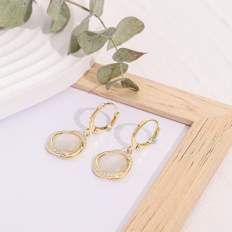 Factory Wholesale Korean Stylish Design Interlocking Circle with Smooth Round Cat Eye Crystal Pave Glass Drop Hoop Huggie Earrings for Female