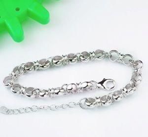 Sterling Silver Digit 8 Shape Charm Bracelet B0093
