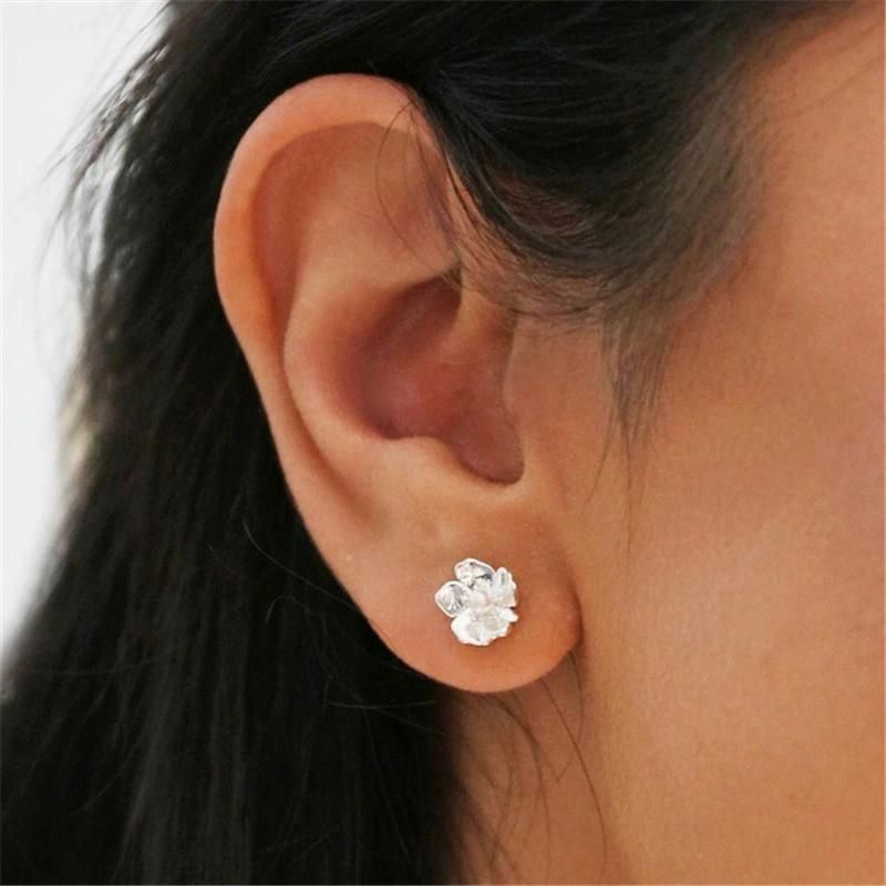 Manufacture Customized Silver Pearl Buttercup Flower Stud Earrings for Women Party Jewelry or Gift