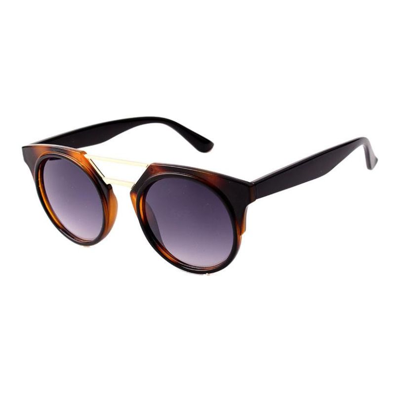 2018 Designer Directly Rectangle Sunglasses with Metal