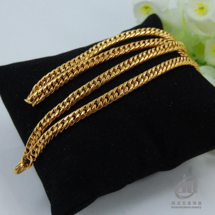 Golden Color Metal Neckchain in High Appearance Jewelry