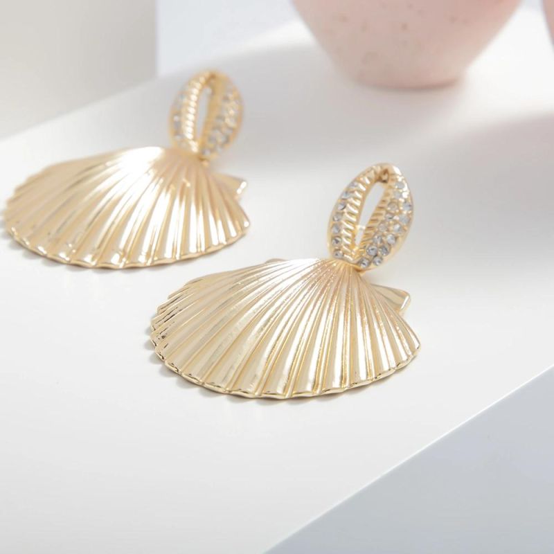 New Fashionable Shell Earrings for Women