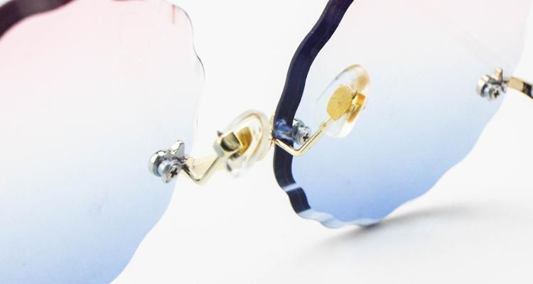 Hot Sale Custom Logo Stock Fashion Metal Frame Women Sunglasses