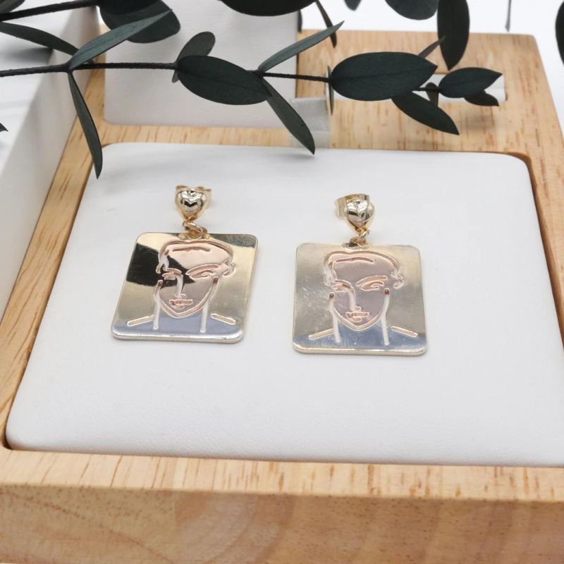 Face Shape Tricolor Gold Plated Fashion Women′s Earrings