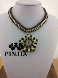 Pendant Crystal Chunky Bib Chain Statement Necklace Fashion Jewelry