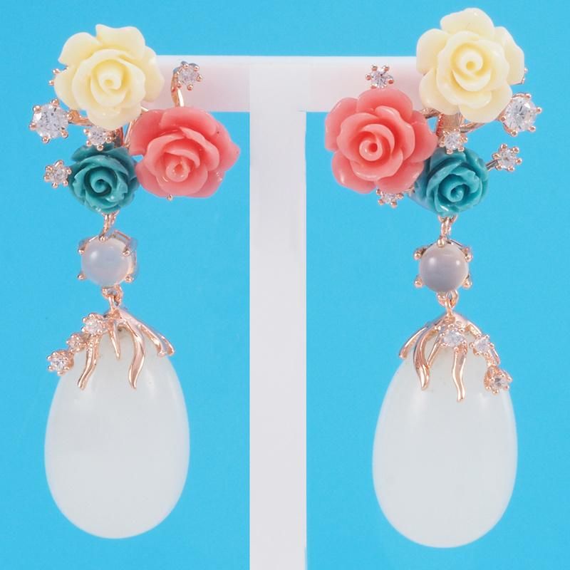 Classic Elegant Chinese style Earrings in shell pearl for girls