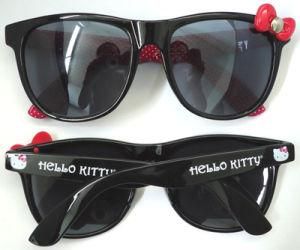 China Manufacture Free Sample Plastic Frame Wear Sunglasses New Design