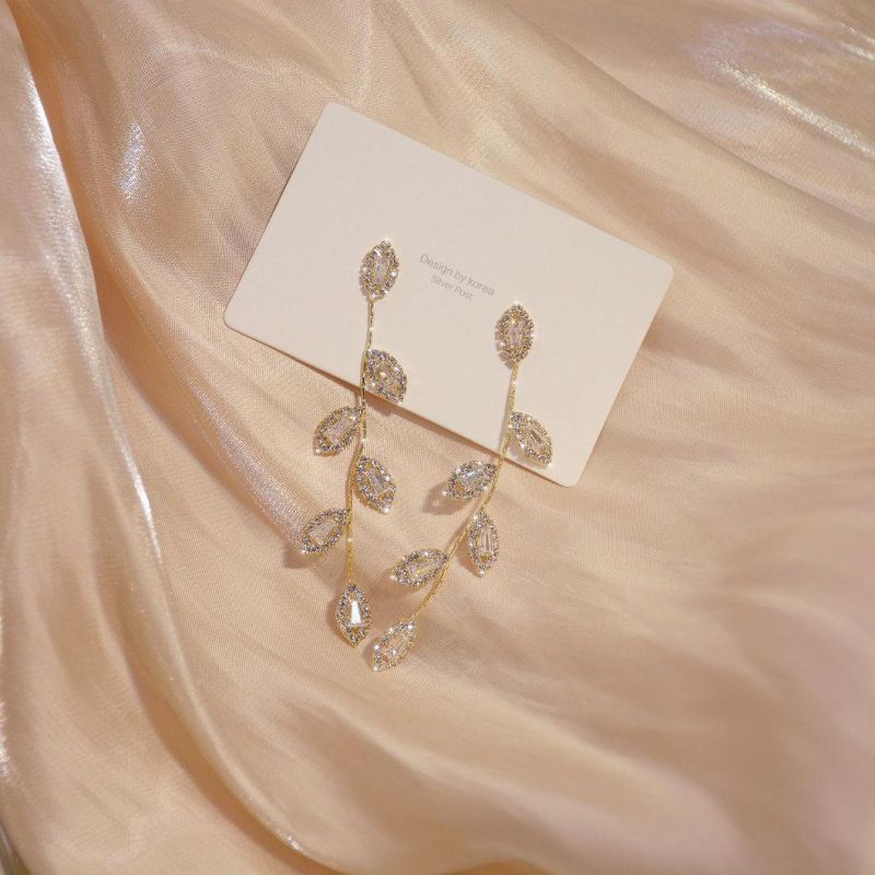 Golden Leaf Long Earrings Wedding Jewelry Pendant Fashionable Long Earrings