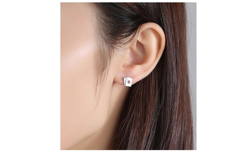 Fashion Jewelry Playing Cards Design Sliver Ear Piercing Stud