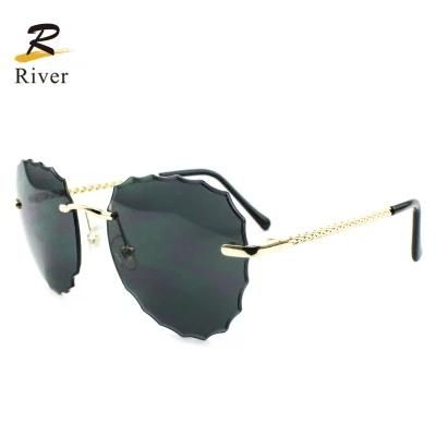 Hot Selling Custom Logo Flower-Shaped Stock Frameless Women Sunglasses