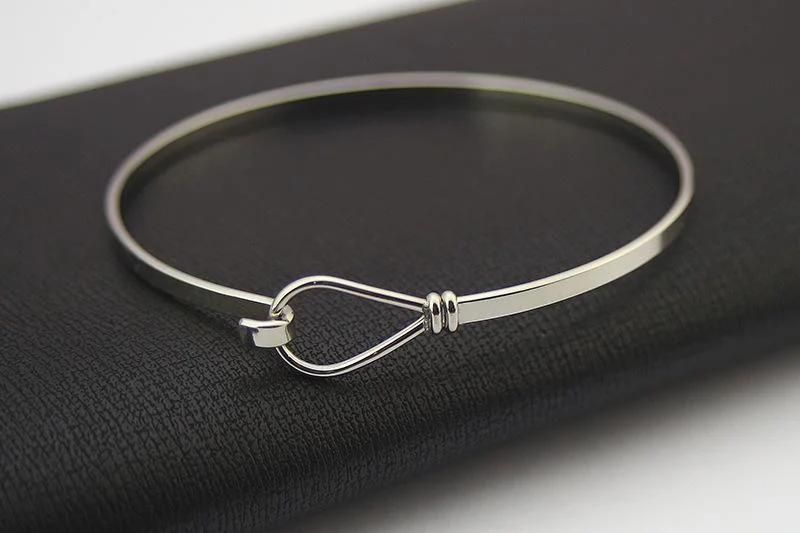 Metal Bracelet with Hook Connector Suitable for Female