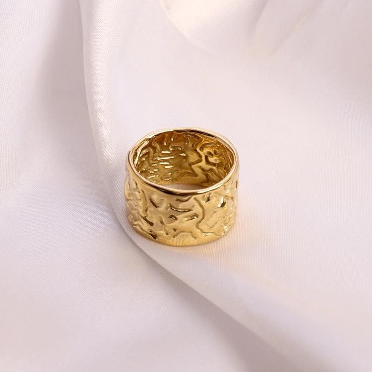 Wholesale Custom Fashion Modern Wedding Ring 18K Gold Exquisite Stainless Steel Embossing Couples with Thin Ring Men and Women