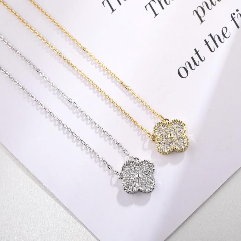 Fashion Crystal Hollow-out Shell Pendant Necklace