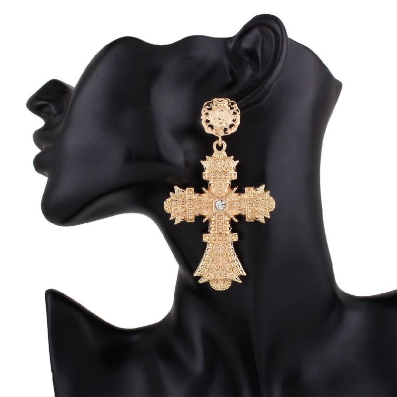 Female Individual Character Is Contracted Aureate Earring Crosses Set Diamond Earring