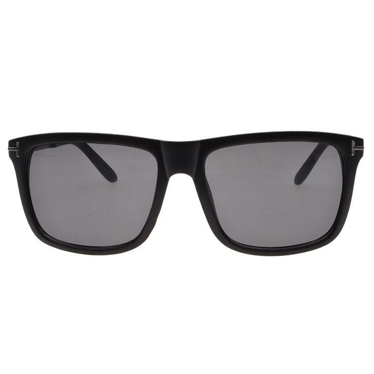 2017 Factory Directly Black Fashion Sunglasses with Metal Decoration