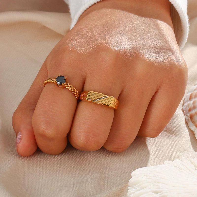 Factory Customized Fashion Jewelry Ins Cross Border Retro Fashion Fashion Ring Jewelry Female Stainless Steel Diagonal Stripe Zircon Rectangular Ring