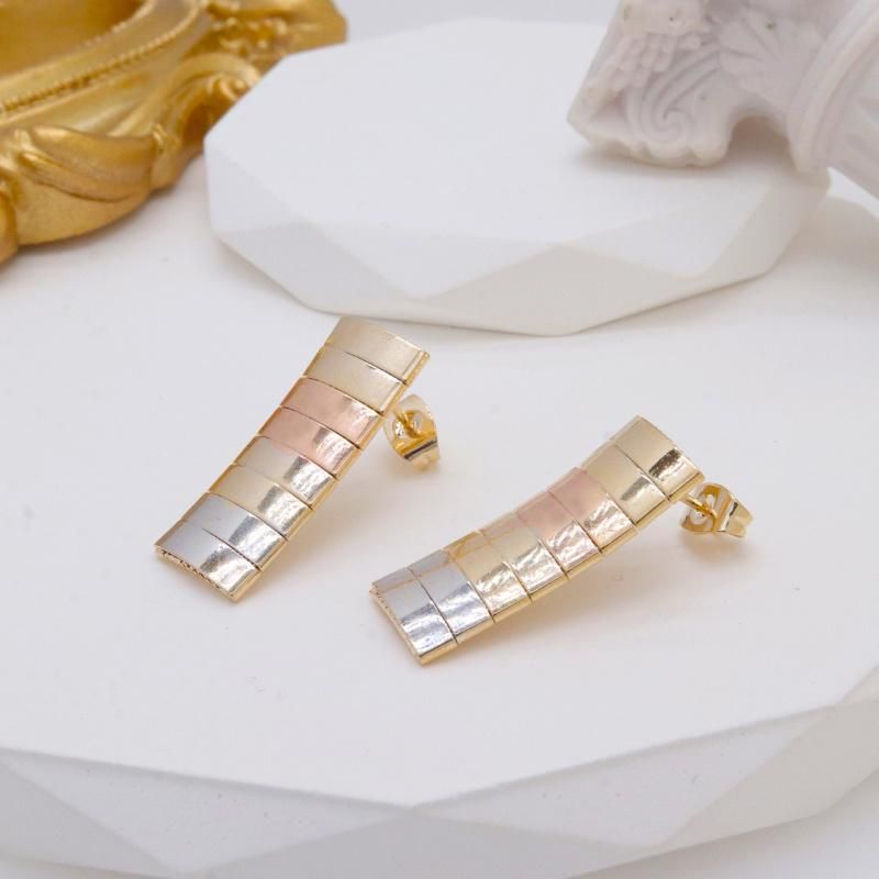 2022 New Women′s Tricolor Fashion Earrings