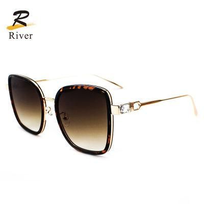 Diamond-Encrusted Square Metal Frame Women Stock Sunglasses