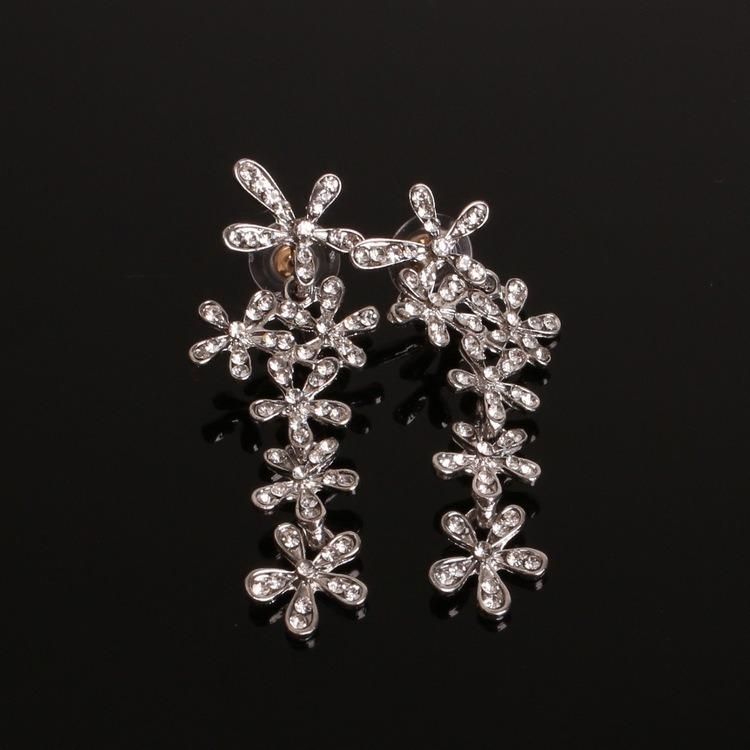 Fashion Jewelry Five-Petal Flower Stud Earrings with Diamonds