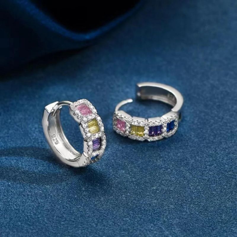 Fashion Accessories Women′ S 925 Sterling Silver Earclasp Is a Fashionable and Versatile First Accessory with Inlaid Colored Earrings