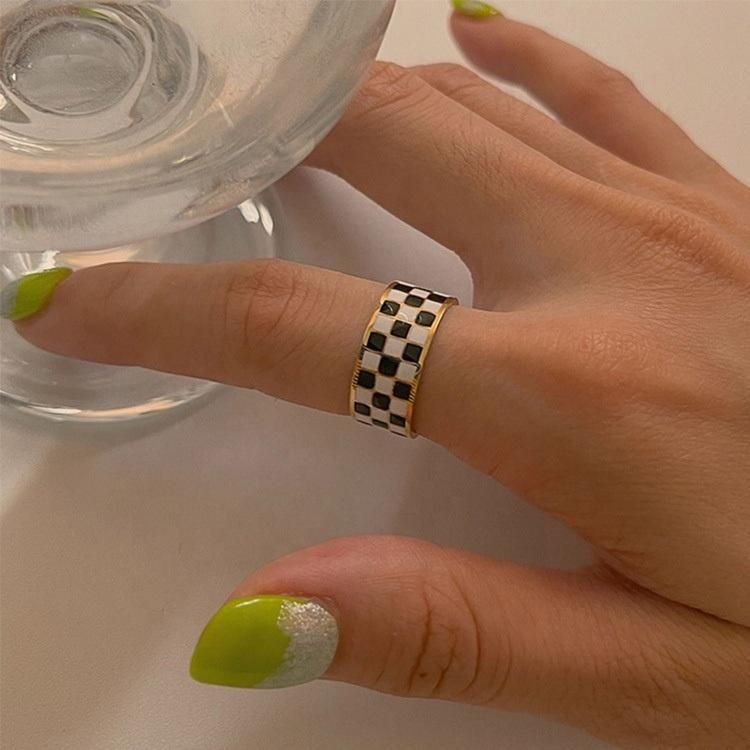 Factory Customized Wholesale Customized Matte Fashion Jewelry Stainless Steel Waterproof 18K Gold-Plated Enamel Black-and-White Checkerboard Ring