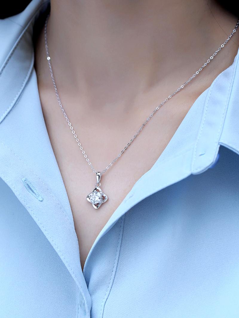 Lucky Clover 1 Carat Moissanite Sunflower Seed Buckle Pendant Fashion Girl Jewelry Necklace