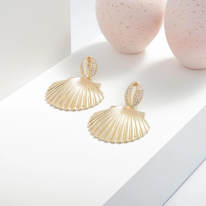 New Fashionable Shell Earrings for Women