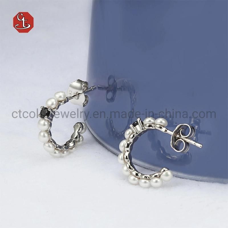 Fashion Jewellery 925 Silver and Brass Natural Pearl Earrings for Women