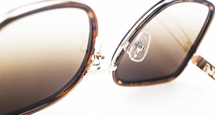 Diamond-Encrusted Square Metal Frame Women Stock Sunglasses