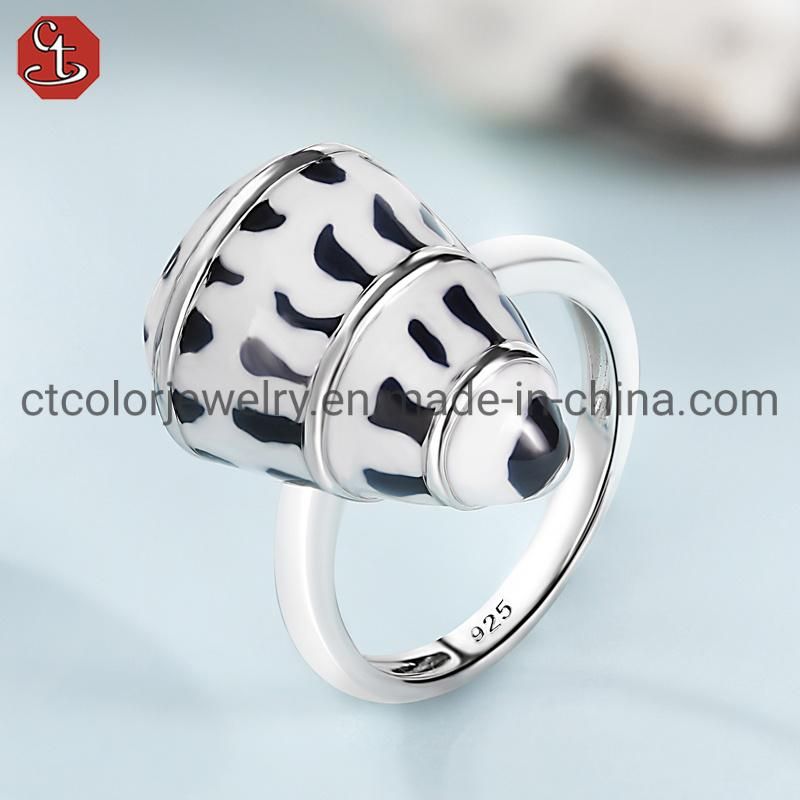 Fashion Jewelry for Women 925 Silver and Brass Enamel Black and white shells Charm Stud Earrings